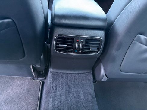 Used 2013 Hyundai Genesis 3.8 image 28