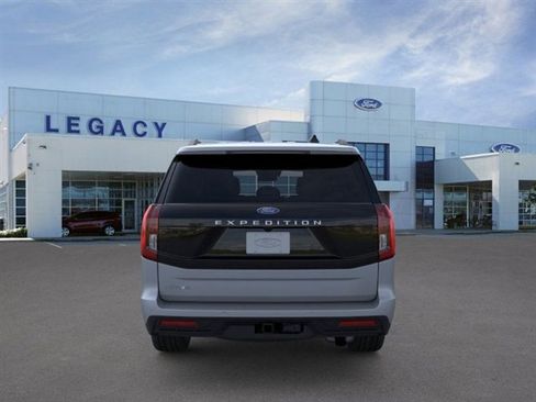 New 2025 Ford Expedition Active image 5