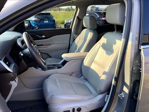 Used 2019 GMC Acadia SLT AWD/4WD image 9