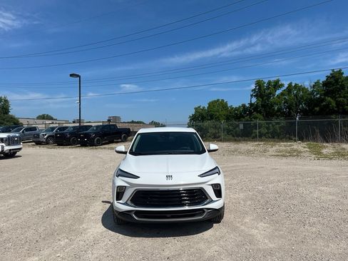 Used 2024 Buick Encore GX Preferred w/ Comfort Package FWD image 4