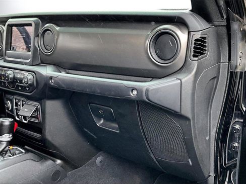 Certified 2022 Jeep Gladiator Sport image 19