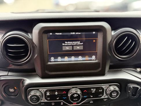 Used 2022 Jeep Gladiator Sport image 13