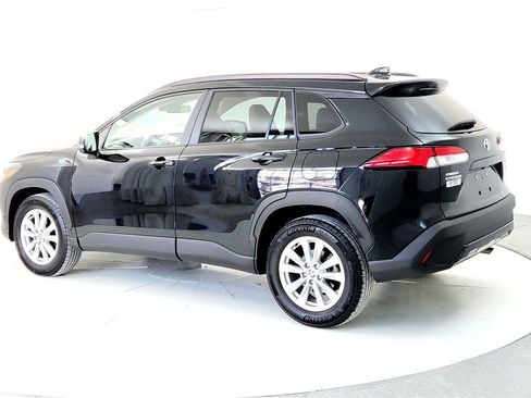 Used 2023 Toyota Corolla Cross LE image 4