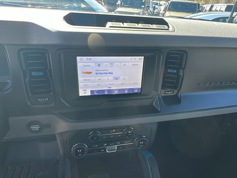 Used 2023 Ford Bronco Black Diamond image 31