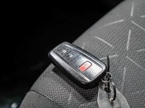 Used 2021 Toyota RAV4 XLE w/ Carpet Mat Package (TMS) image 28