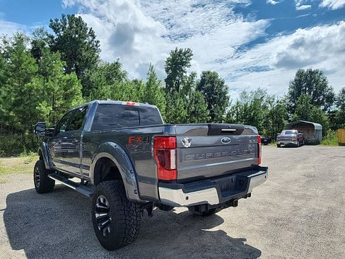 Used 2021 Ford F250 Lariat w/ Lariat Ultimate Package AWD/4WD image 3