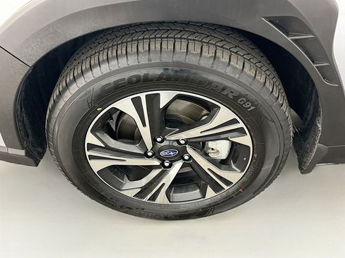 Used 2024 Subaru Crosstrek 2.0i Premium image 11