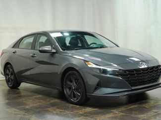 Used 2023 Hyundai Elantra SEL w/ Preferred Accessory Package FWD video 1