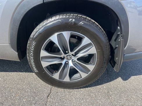 Used 2026 Toyota Highlander XLE AWD/4WD image 26