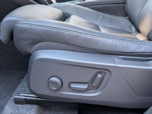 Used 2025 Volvo XC40 B5 Plus w/ Protection Package Premier image 13