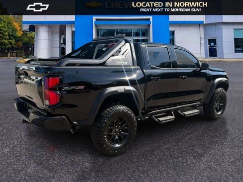 Certified 2025 Chevrolet Colorado ZR2 w/ Midnight Edition AWD/4WD image 5