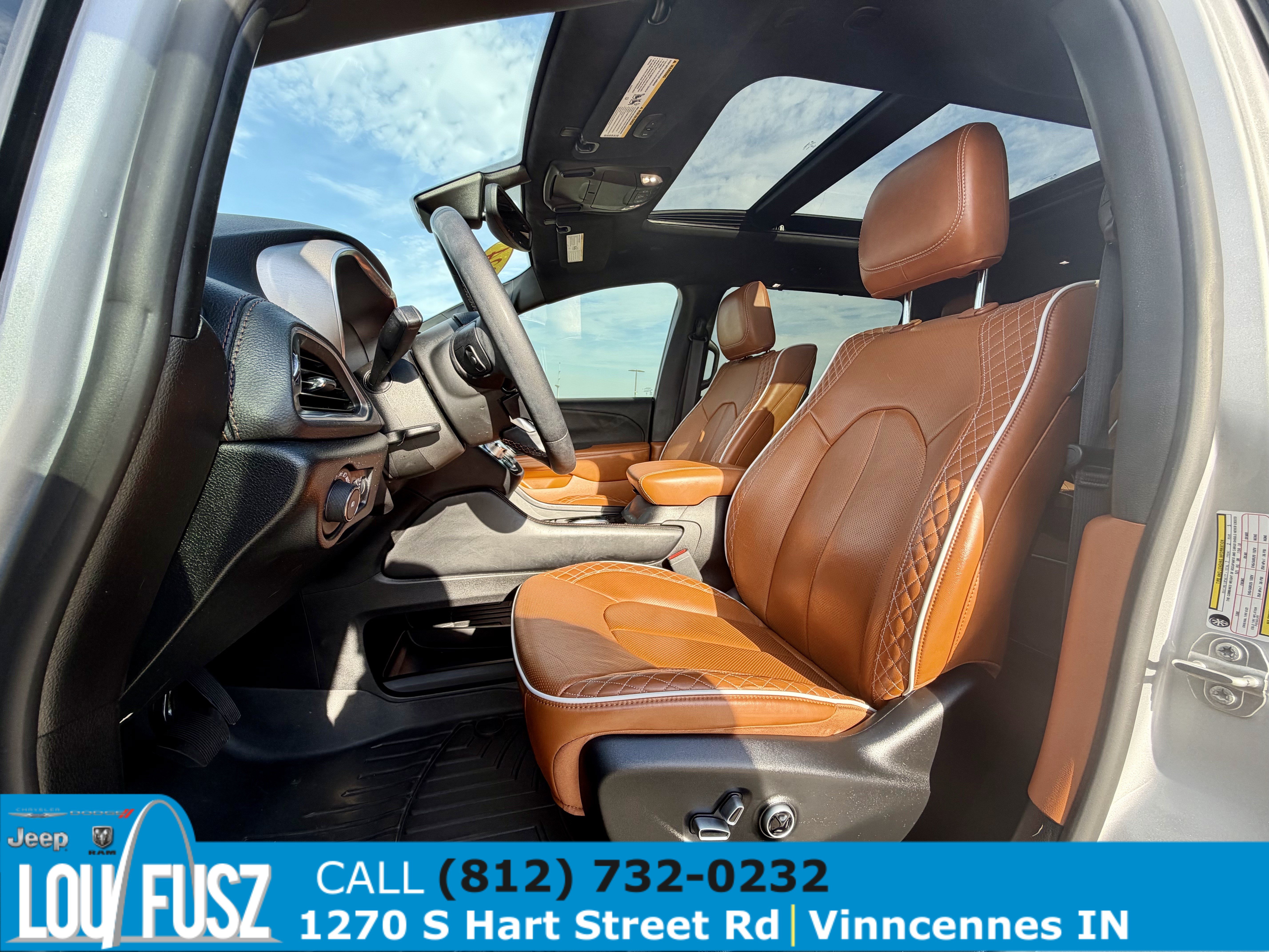 Used 2024 Chrysler Pacifica Pinnacle AWD/4WD image 10