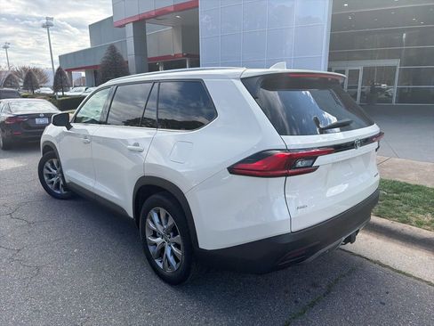 Used 2024 Toyota Grand Highlander Limited image 13