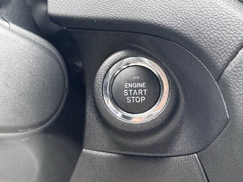 Used 2024 Subaru Ascent Premium w/ Convenience Package image 6