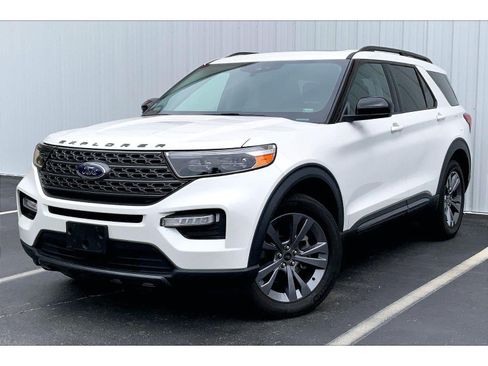 Used 2022 Ford Explorer XLT w/ Equipment Group 202A AWD/4WD image 1