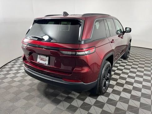Used 2026 Jeep Grand Cherokee Limited w/ Limited Altitude Package AWD/4WD image 7