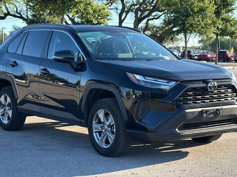 Certified 2025 Toyota RAV4 XLE FWD image 3