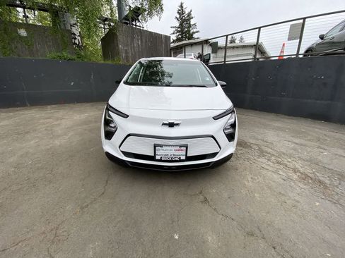 Used 2023 Chevrolet Bolt LT w/ Driver Confidence Package FWD image 9