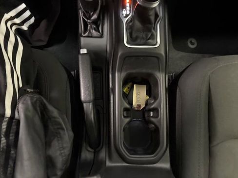 Used 2022 Jeep Wrangler Unlimited Sport AWD/4WD image 32