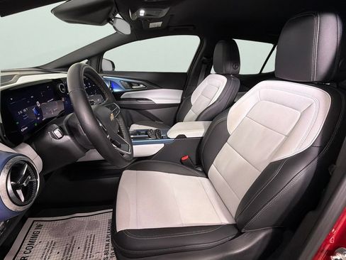 Certified 2024 Chevrolet Equinox EV LT FWD image 17