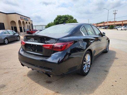 Used 2018 INFINITI Q50 Luxe w/ Essential Package (3.0T Luxe) RWD image 5