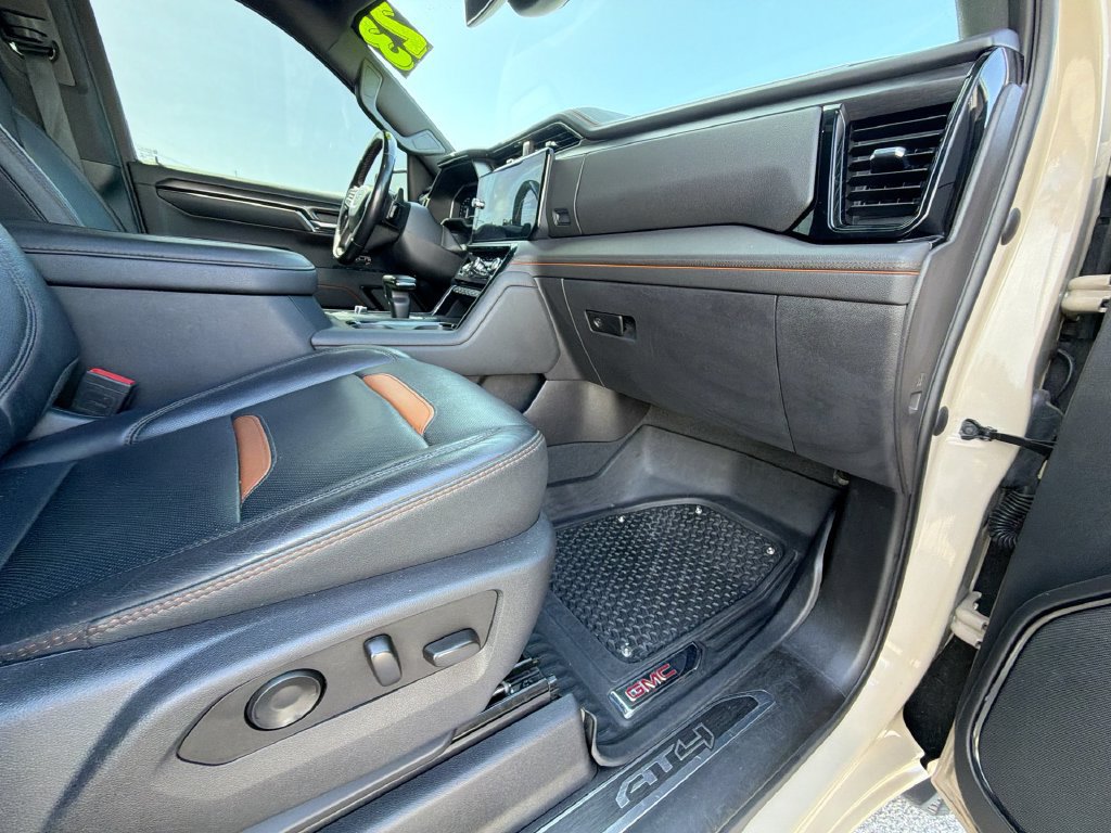 Used 2023 GMC Sierra 1500 AT4 w/ AT4 Premium Package AWD/4WD image 32