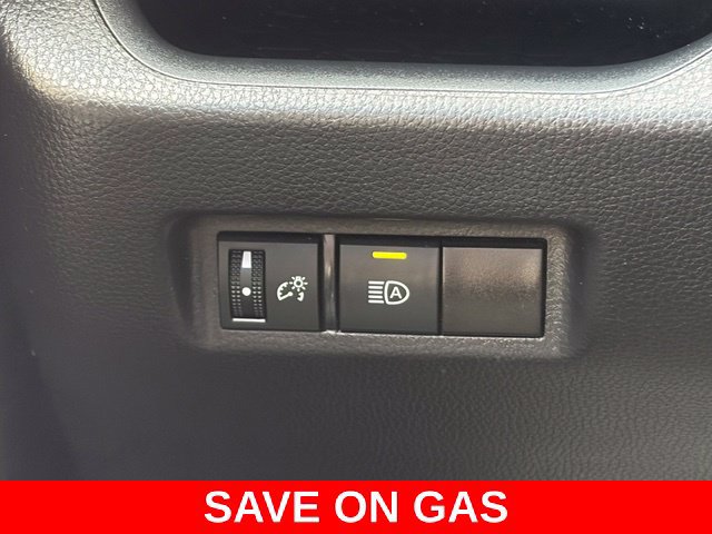 Used 2025 Toyota RAV4 XLE AWD/4WD image 19