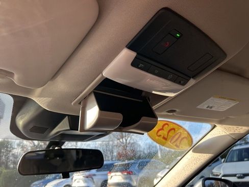 Used 2023 Nissan Rogue SV image 29