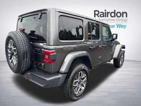 Used 2025 Jeep Wrangler Unlimited Sahara AWD/4WD image 7