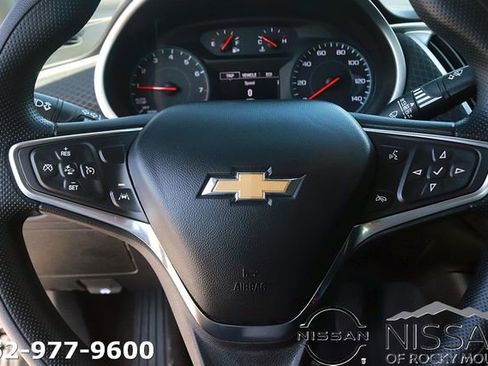 Used 2023 Chevrolet Malibu LT FWD image 17