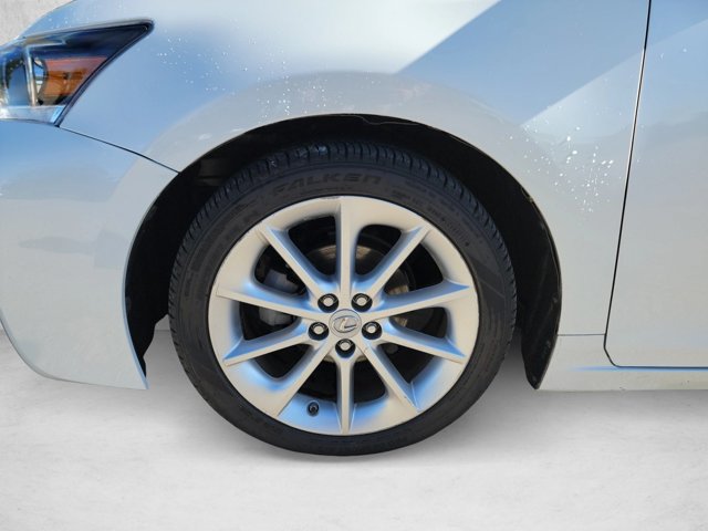 Used 2013 Lexus CT 200h w/ Premium Pkg w/Navigation FWD image 28