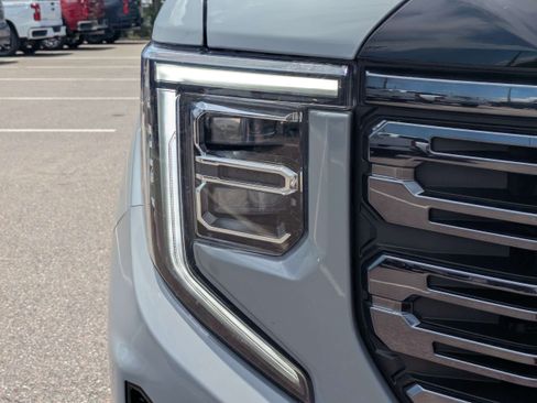 Used 2025 GMC Sierra 1500 Denali Ultimate AWD/4WD image 9
