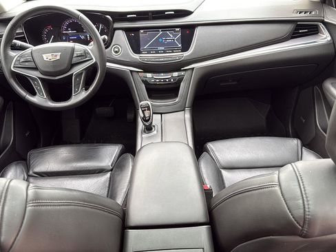 Used 2017 Cadillac XT5 Luxury w/ Driver Awareness Package FWD image 44