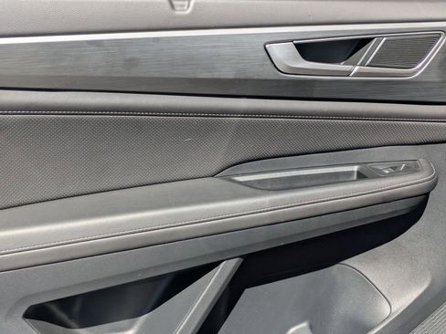 Used 2025 Volkswagen Atlas Cross Sport SE image 26