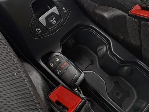 Used 2023 Jeep Renegade Trailhawk AWD/4WD image 42