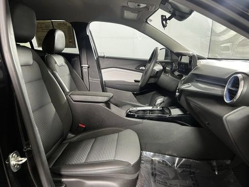 Used 2025 Chevrolet Trax LT image 20