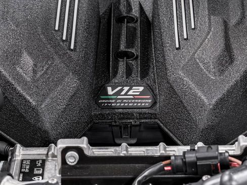 Used 2025 Lamborghini Revuelto image 56