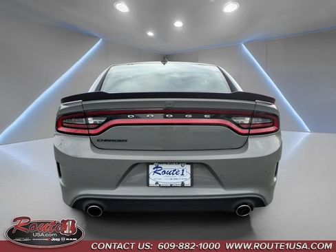Used 2017 Dodge Charger R/T RWD image 5