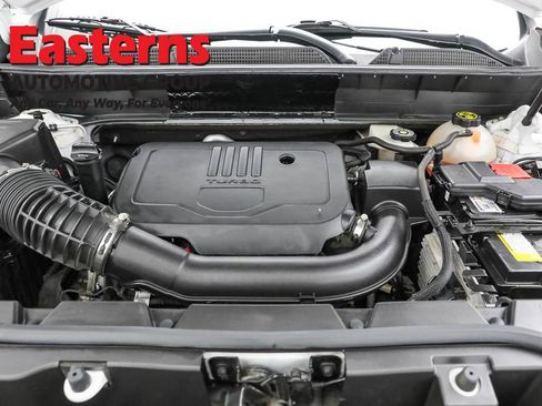 Used 2023 GMC Acadia SLT image 7