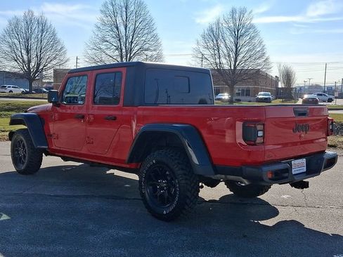 Used 2024 Jeep Gladiator Overland AWD/4WD image 4