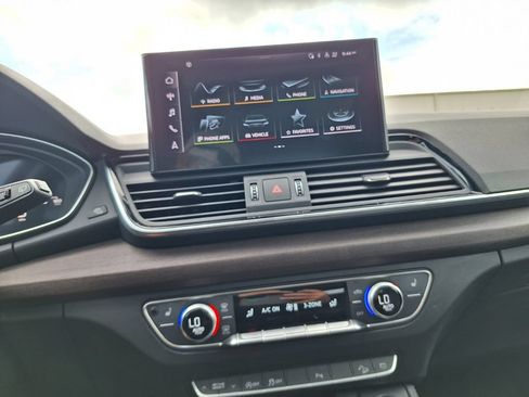 Used 2021 Audi Q5 2.0T Premium Plus w/ Premium Plus Package AWD/4WD image 14