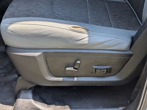 Used 2018 RAM 2500 SLT RWD image 15