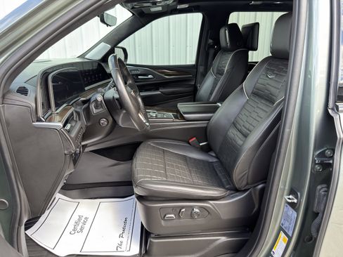 Used 2024 Cadillac Escalade Sport Platinum w/ LPO, ONYX Package AWD/4WD image 21