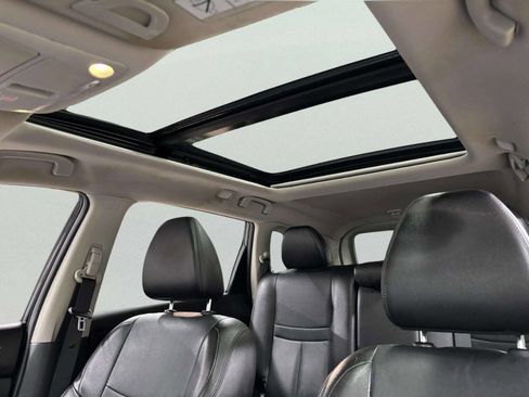 Used 2016 Nissan Rogue SL w/ SL Premium Package image 13