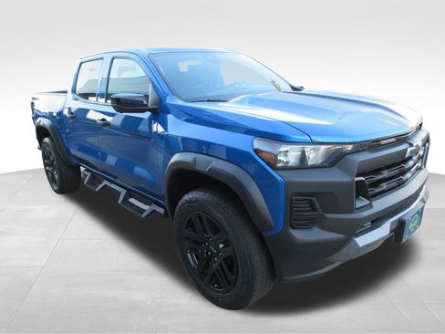 Certified 2024 Chevrolet Colorado Trail Boss w/ Technology Package AWD/4WD image 8