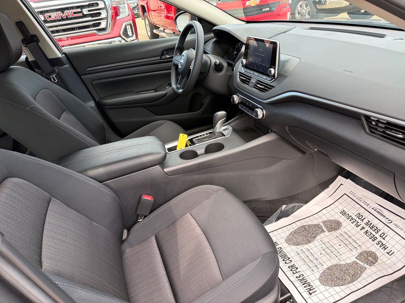 Used 2025 Nissan Altima 2.5 S FWD image 12