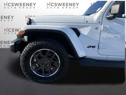 Used 2021 Jeep Gladiator Overland w/ Popular Equipment Package image 25