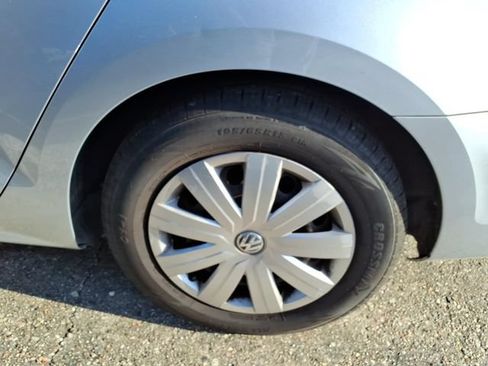 Used 2015 Volkswagen Jetta S FWD image 9