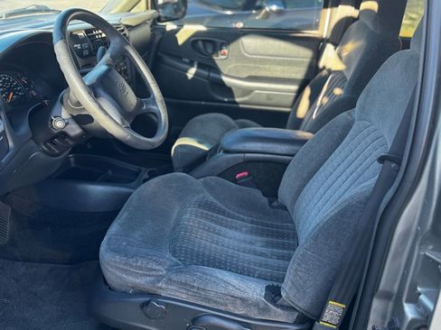 Used 2002 Chevrolet Blazer LS w/ Preferred Equipment Group image 28