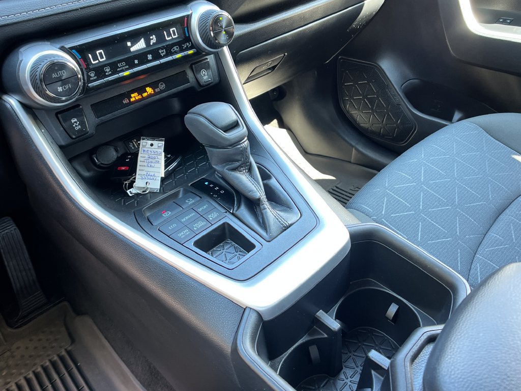Used 2023 Toyota RAV4 XLE AWD/4WD image 20
